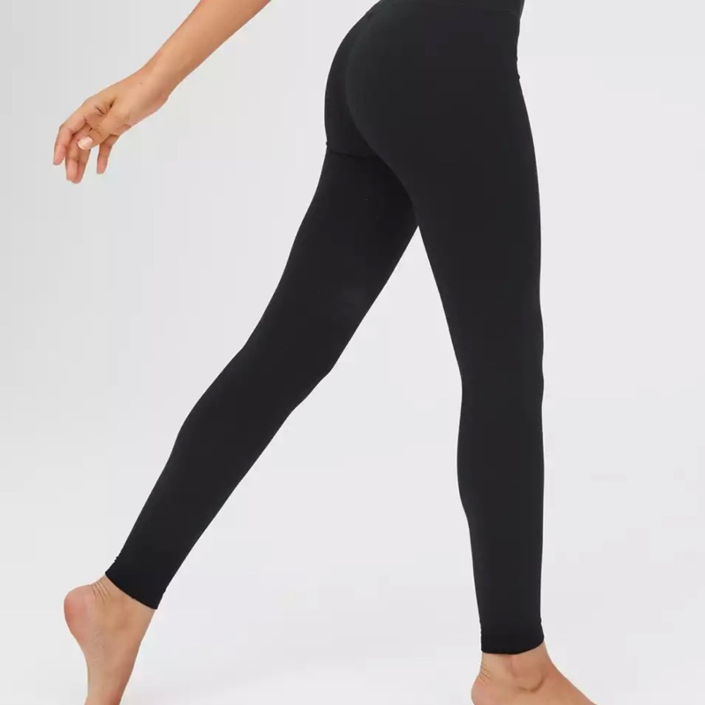 Aerie Hi-Rise Offline Black Legging. Brand New with Tags Size Medium, high rise